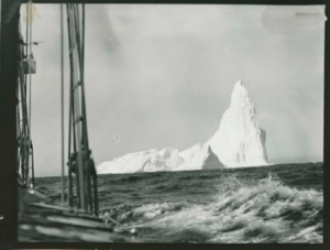 Image: Iceberg off star bound side